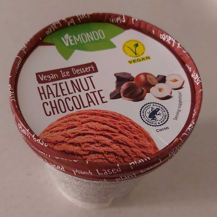 photo of Vemondo Hazelnut Chocolate Ice Dessert shared by @giuliap09 on  09 Aug 2022 - review