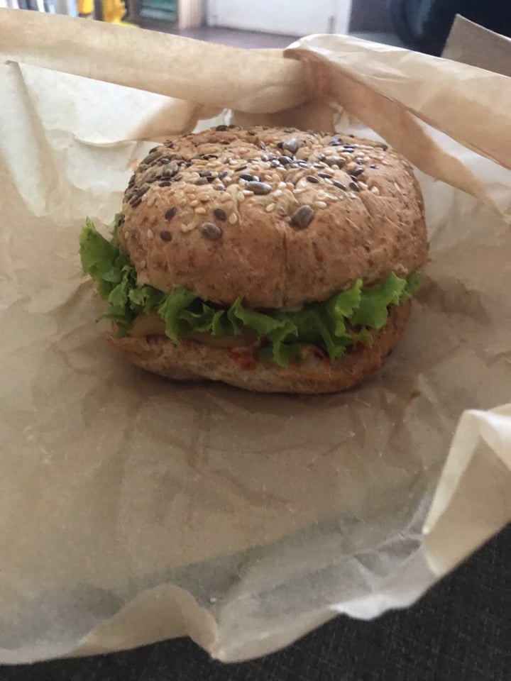 photo of The Fussy Vegan Beyond Cheese Burger shared by @bibislippers on  20 Nov 2019 - review