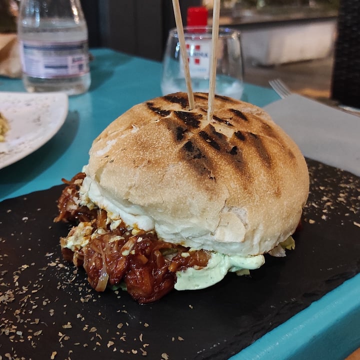 photo of Cavoli Nostri Burger Jackfruit shared by @alessiacal01 on  14 Oct 2022 - review