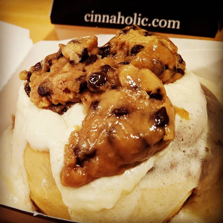 photo of Cinnaholic Cookie Dough and Almond Frosting Cinnamon Roll shared by @compassionatekisses on  30 Nov 2018 - review