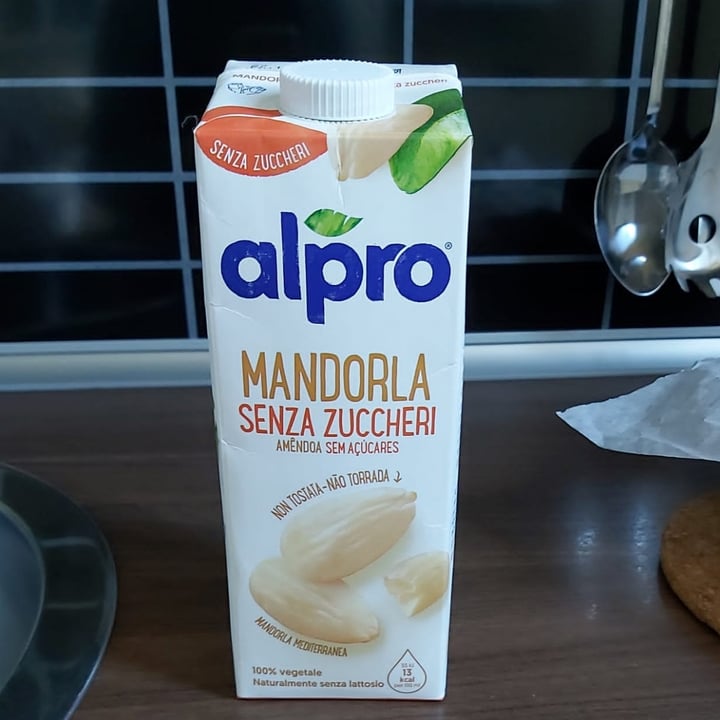 photo of Alpro Mandorla Senza Zuccheri shared by @vivib on  18 May 2021 - review