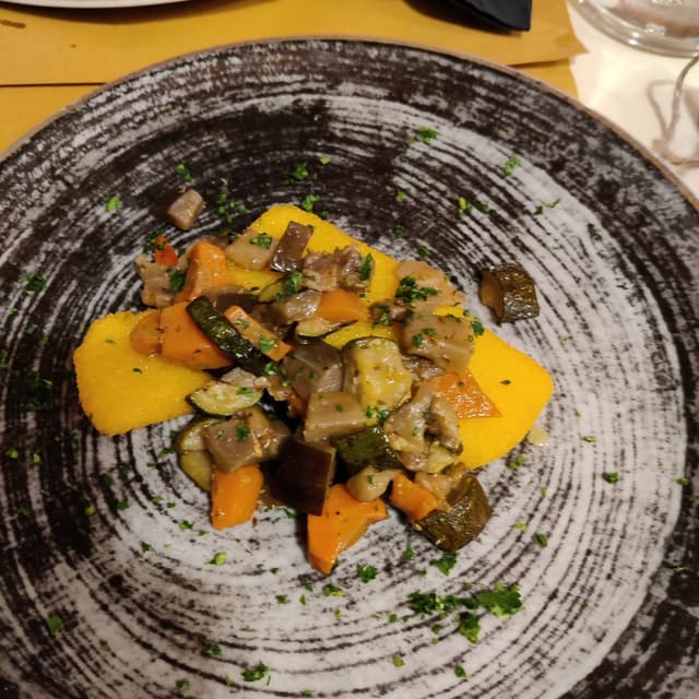 Foto del piatto “Polentina con verdure”