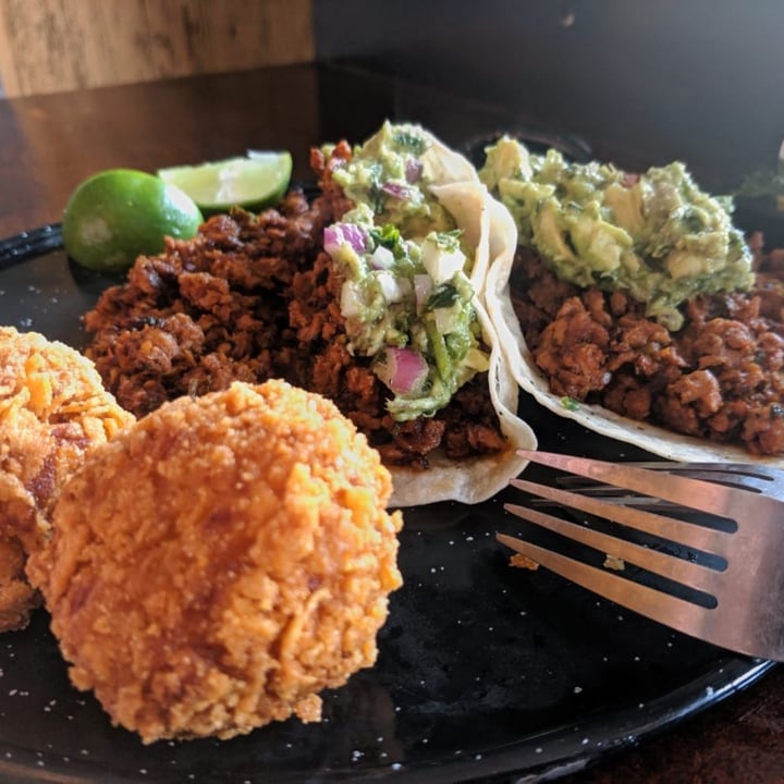 review photo of Trágame Tierra Tacos de chorizo shared by @viridianarromero on 22 Aug 2022 - review