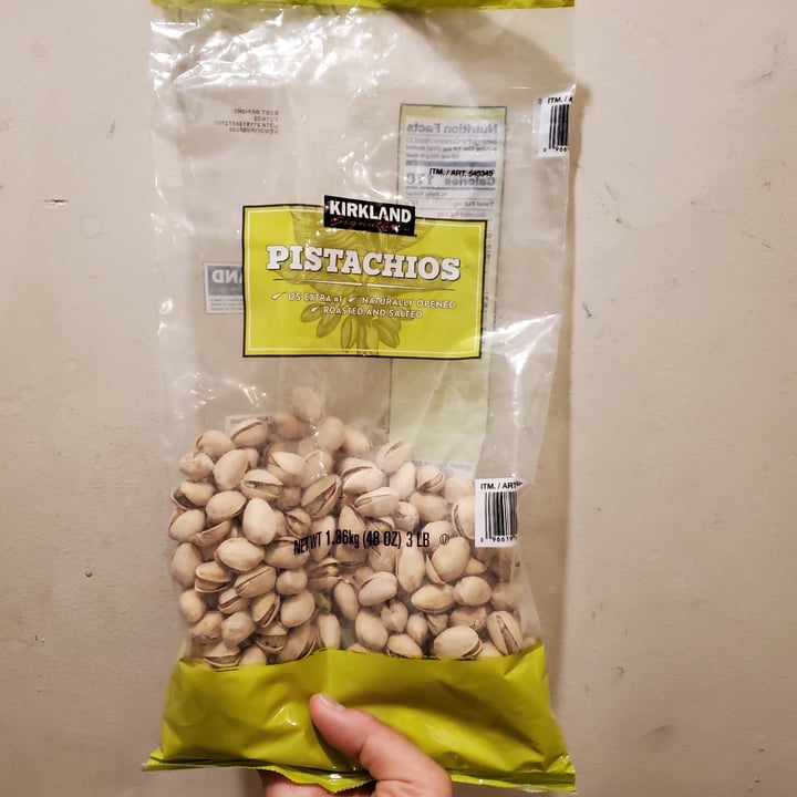 photo of Kirkland Signature Pistachios shared by @antispeciesistrocky on  23 Feb 2022 - review