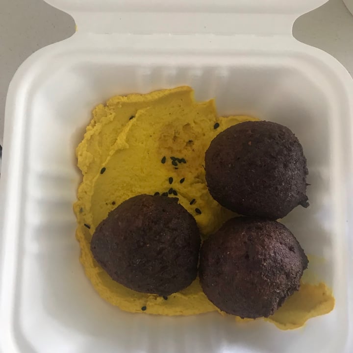 photo of Nourish'd Observatory Falafel and turmeric hummus shared by @amyleigh on  27 Jul 2020 - review