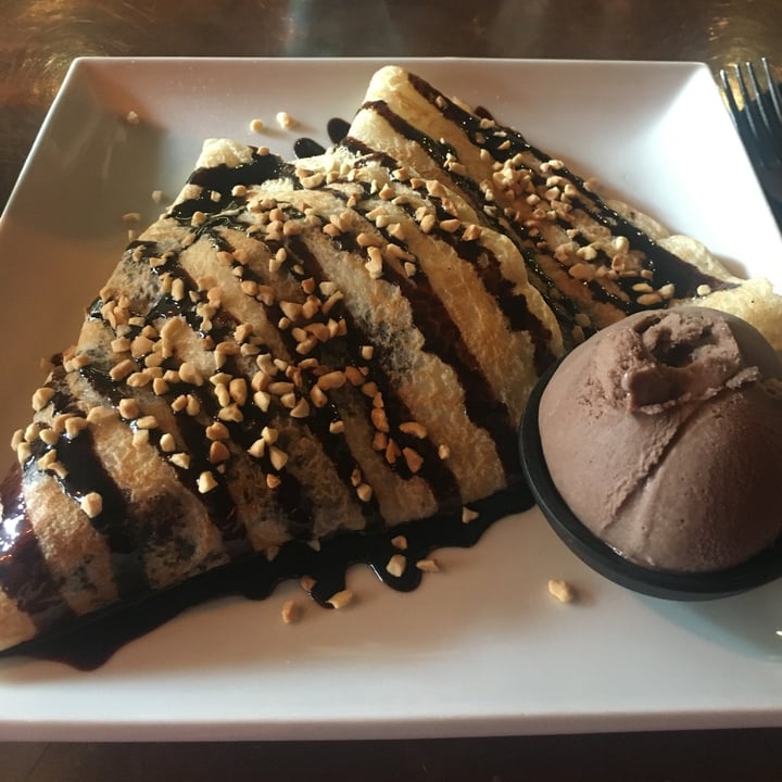 photo of Creams Café Chocolate Crepe shared by @sophjihae02 on  09 Nov 2020 - review