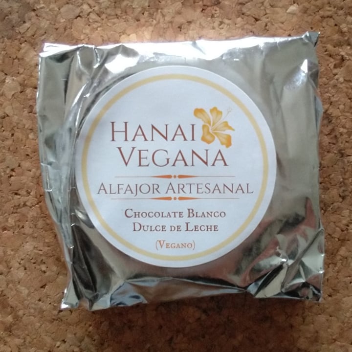 photo of Hanai Vegana Alfajor Artesanal de chocolate blanco y dulce de leche shared by @sym on  26 Dec 2021 - review