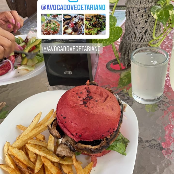 photo of Avocado Vegetariano Hamburguesa Portobello shared by @danielamorgan on  19 Nov 2021 - review
