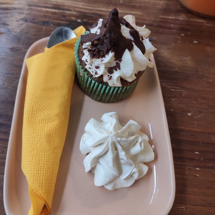 photo of Dulcamara Vegan Bakery & Bistrot Cupcake Al Farro Integrale Banana, Crema Alla Vaniglia E Scaglie Di Cioccolato shared by @meba411 on  21 Dec 2021 - review