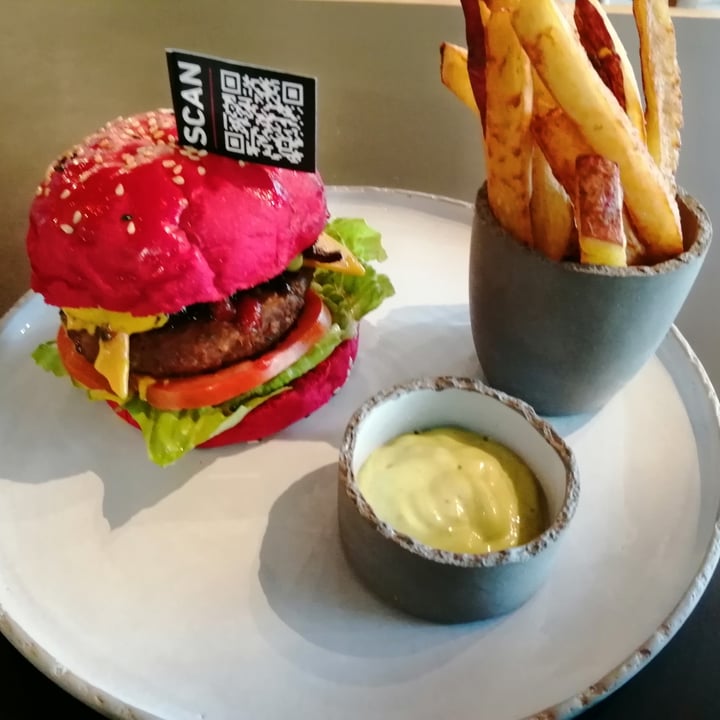 photo of Scheckter's RAW Gourmet Raw burger shared by @nickyv on  12 Jun 2021 - review