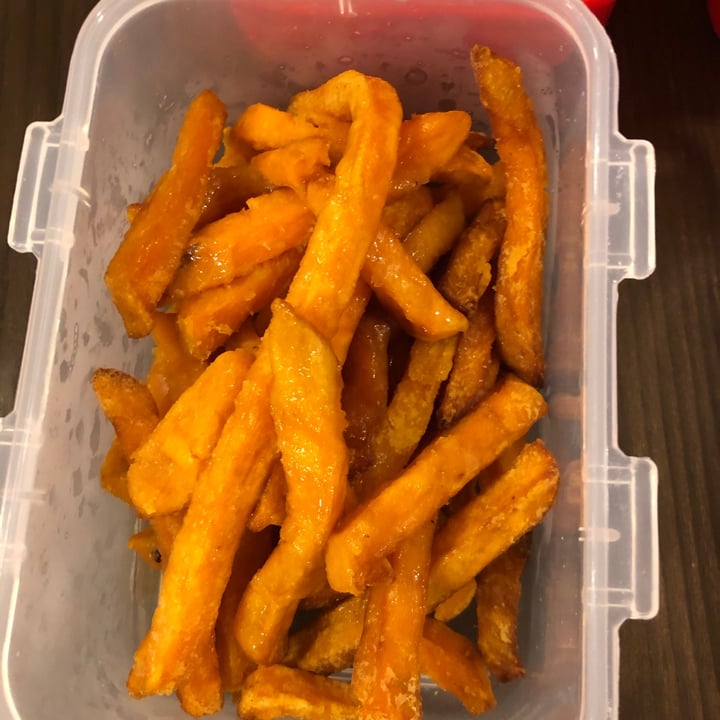 photo of Everyday Vegan Cafe Sweet Potato Fries with Plum Sauce shared by @meltingpotatoes on  08 Nov 2021 - review