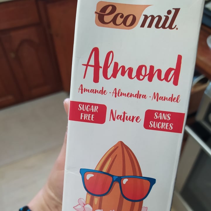 photo of Ecomil Almond Milk ( natural calcium) 1L shared by @mouxlitsa on  24 Apr 2021 - review