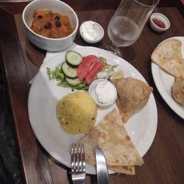 review photo of Yummy 36 (culinaria indiana) Veg Korma shared by @crismaii on 03 May 2022 - review