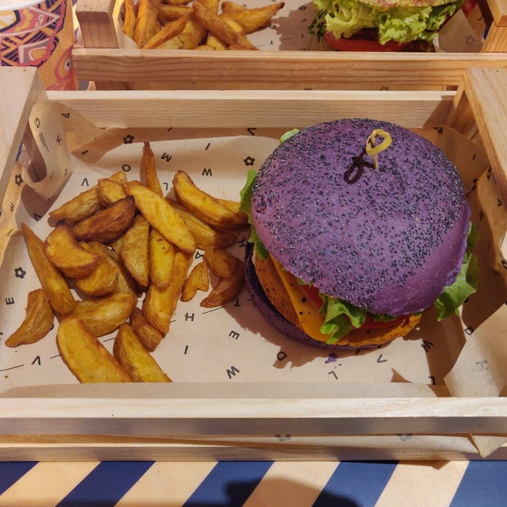 photo of Flower Burger Cheesy cecio shared by @mattia00 on  16 Jan 2022 - review