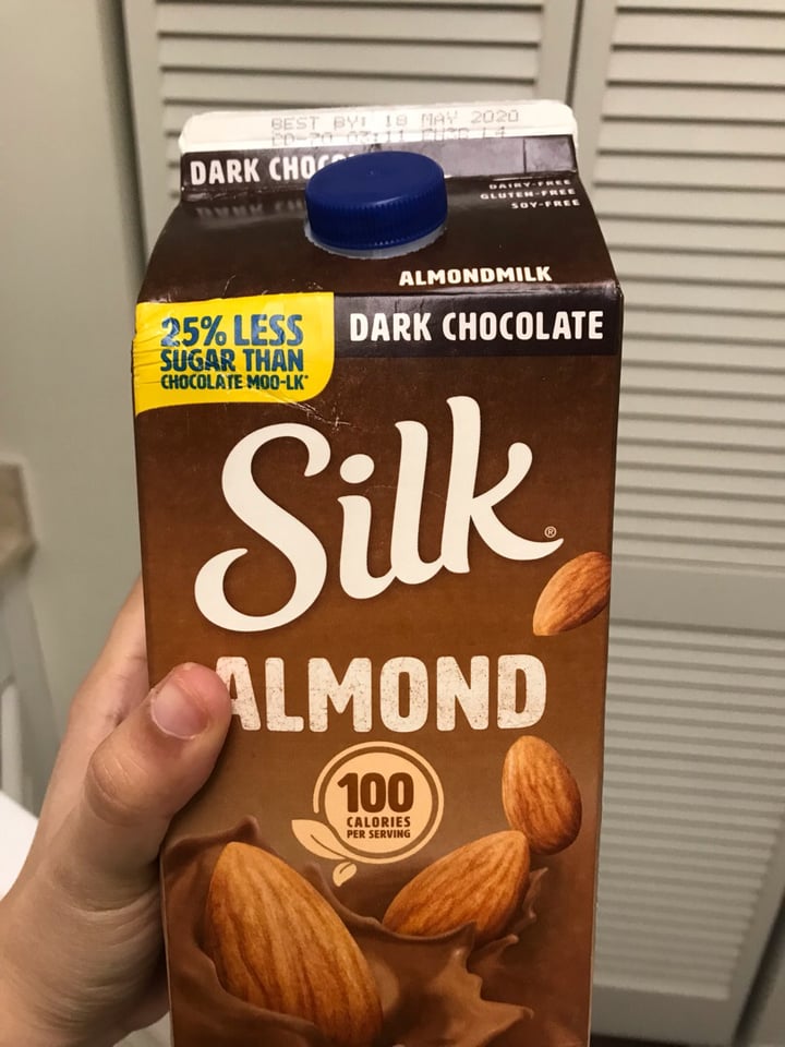 photo of Silk Dark Chocolate Almond Milk shared by @khyato on  02 Apr 2020 - review