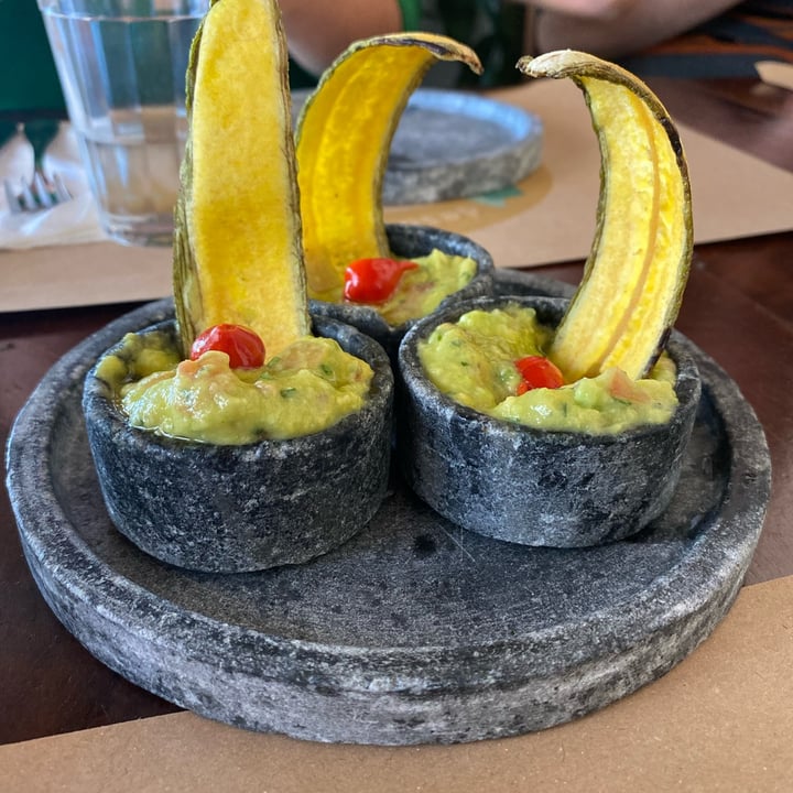 photo of Banana Verde Restaurant Chips de banana verde com guacamole shared by @larissamaluf on  14 Aug 2022 - review