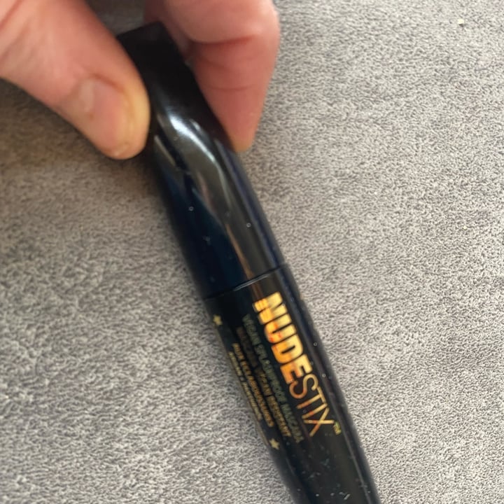 review photo of NUDESTIX Vegan Splashproof Mascara shared by @blsnew on 01 May 2022 - review