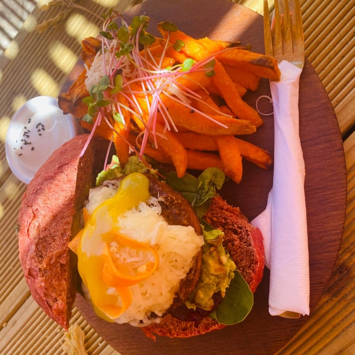 review photo of The Conscious Kitchen Beyond meat burger served with sweet potato chips shared by @lindelwa77 on 02 Jan 2021 - review