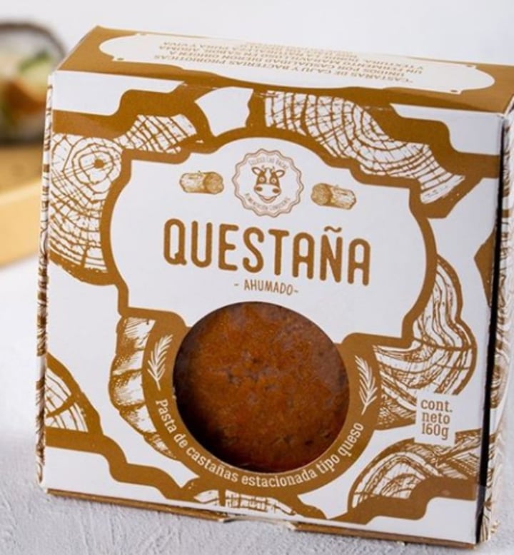 photo of Felices Las Vacas Questaña Queso Vegano Ahumado shared by @antonella6 on  26 Nov 2019 - review