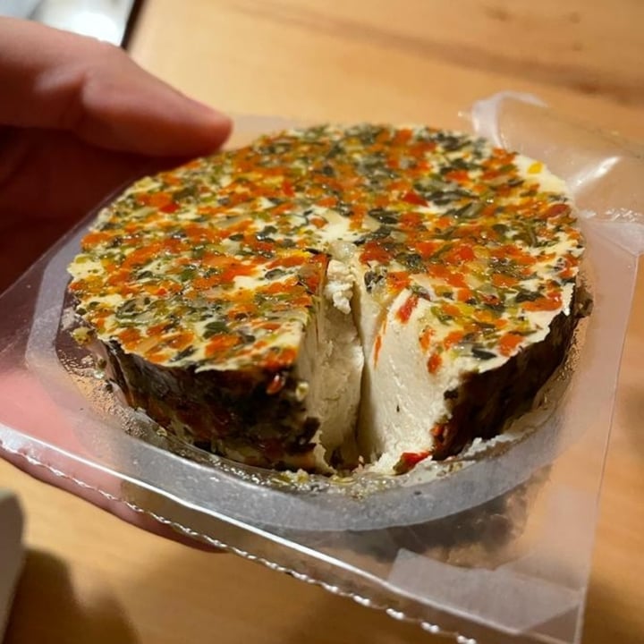 photo of Dr. Mannah's Happy Cashew Cheese Alternative Greek Herbs Griechische Kräuter shared by @esclaire on  20 Nov 2021 - review