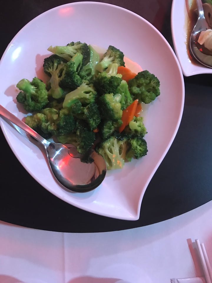 photo of Di Wei Teochew Restaurant Stir Fried Broccoli shared by @alpacacino on  05 May 2018 - review