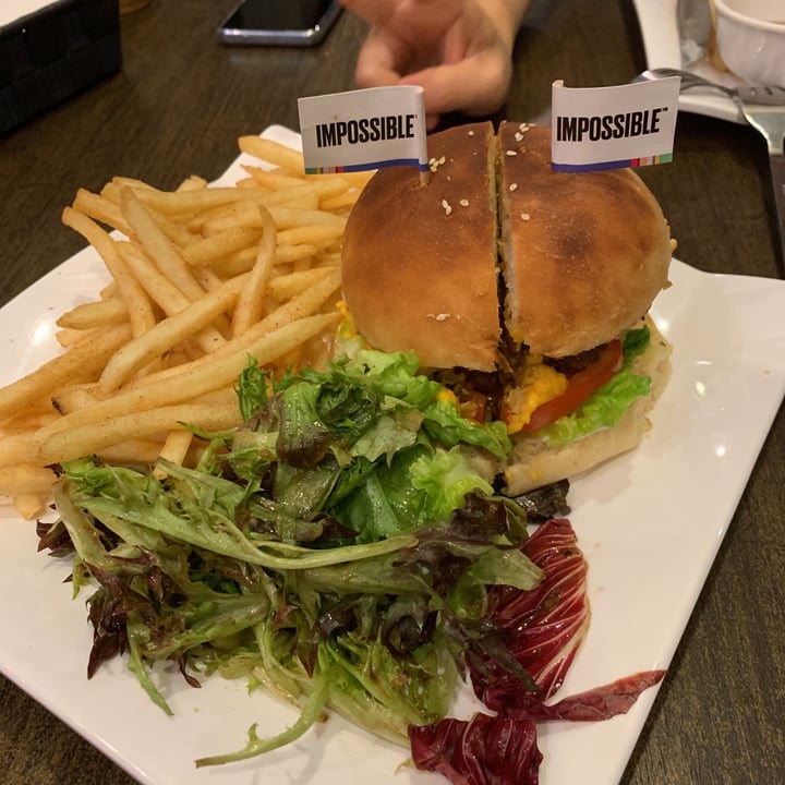 photo of V'Exclusive basil’s imposible burger shared by @littlesyazana on  22 Oct 2020 - review