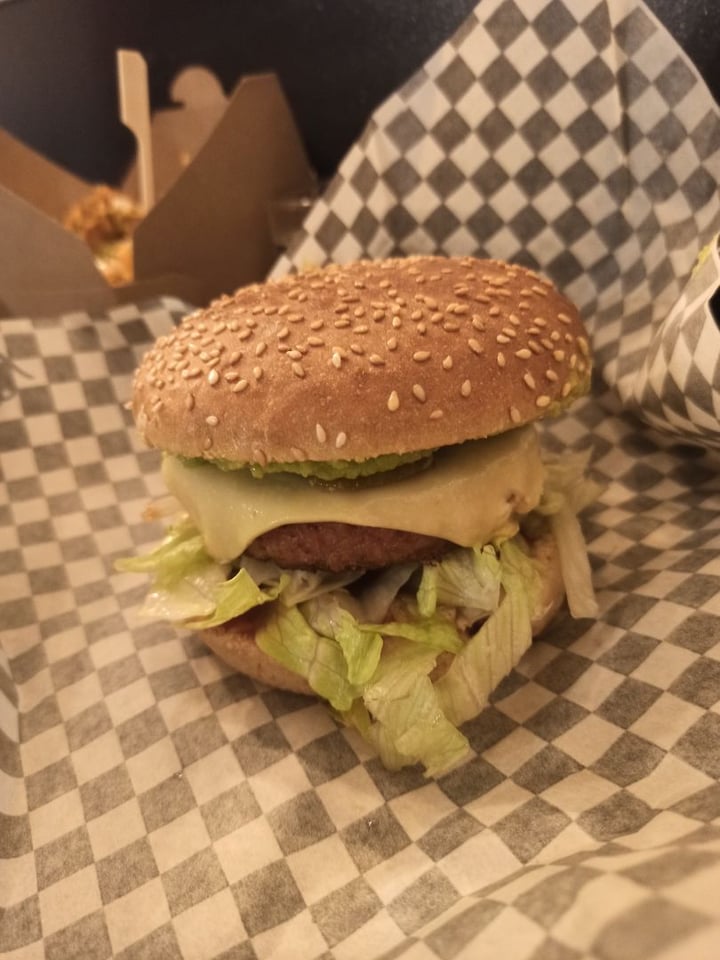 photo of THUNDER VEGAN FOOD Hot Burger “Pollo” shared by @veggienning on  13 Feb 2020 - review