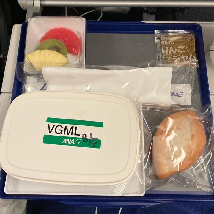 photo of All Nippon Airways (ANA) Inflight Vrgan Meal (2nd) shared by @m13 on  13 Jan 2023 - review