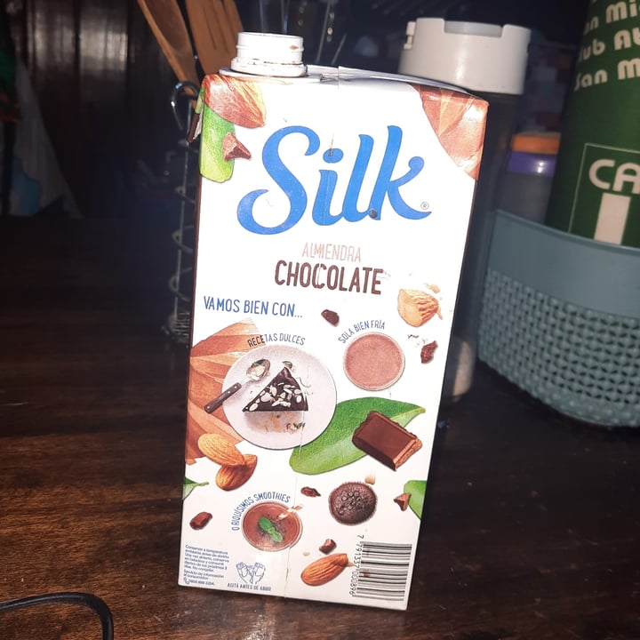 photo of Silk Almendra chocolate shared by @veganhoppe on  28 Feb 2022 - review