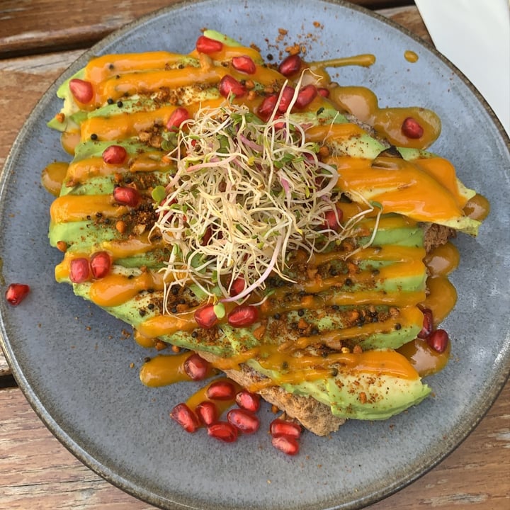 review photo of Roots Avocado Toast shared by @verenahugger on 19 Jul 2020 - review