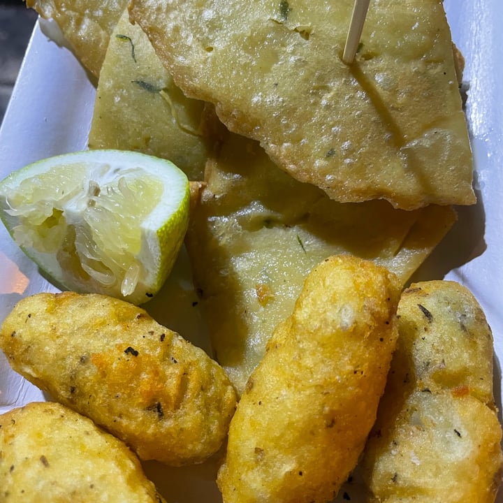 review photo of Nni Franco U Vastiddaru Crocchè shared by @lauraccontrafatto on 08 Oct 2022 - review