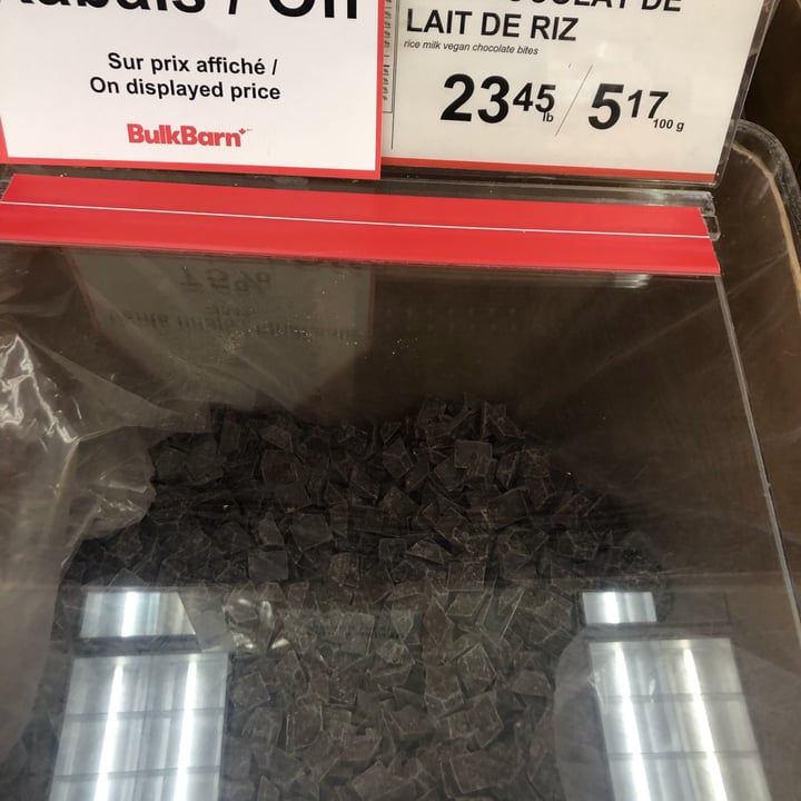 photo of Bulk Barn Bouchées véganes au chocolat de lait de riz shared by @vegovegan on  09 Dec 2021 - review