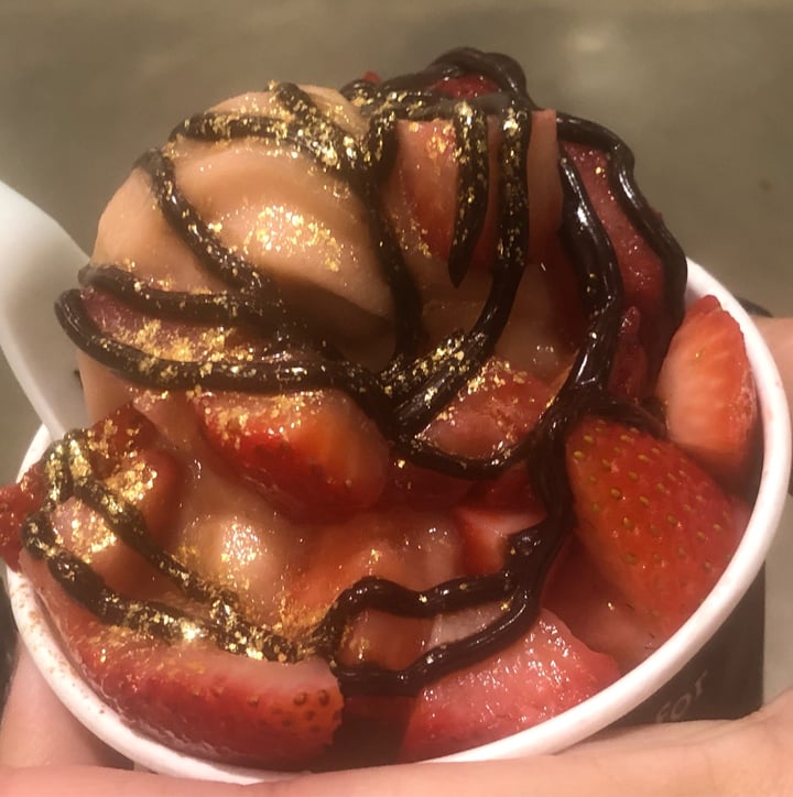 review photo of Pressed Juicery Golden Rose Sundae shared by @blessedwithevol on 11 May 2022 - review