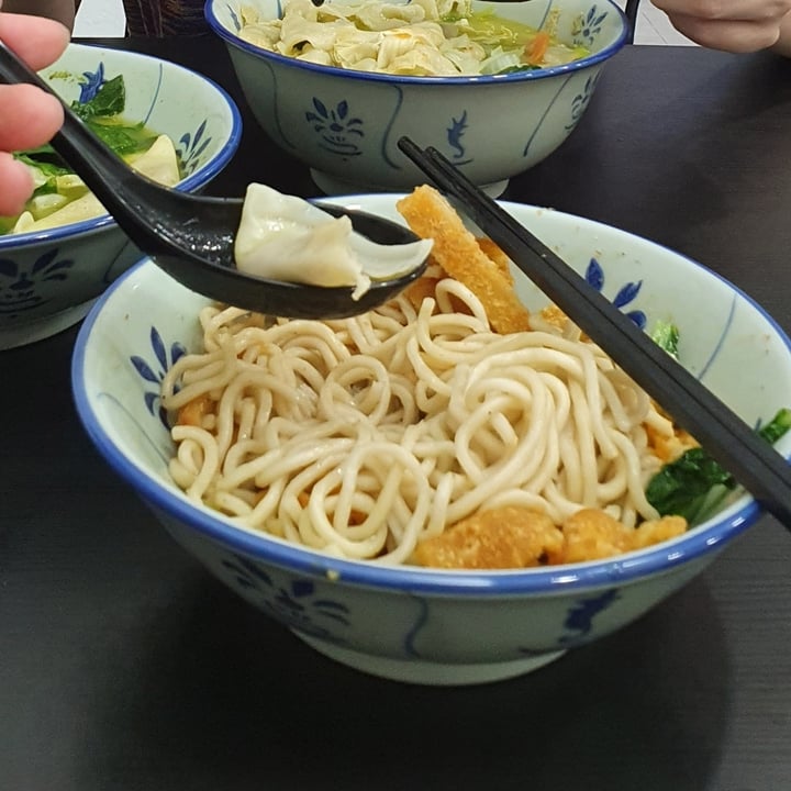 review photo of 729 Vegan Veg Cutlet Kolo Ramen shared by @junhaochanjh on 03 Jan 2022 - review