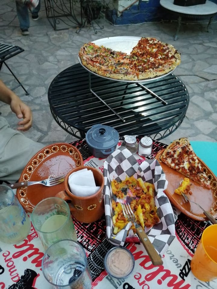 review photo of Ixteriolo's Papas con queso Y Chorizo shared by @lauragamez on 26 Feb 2020 - review