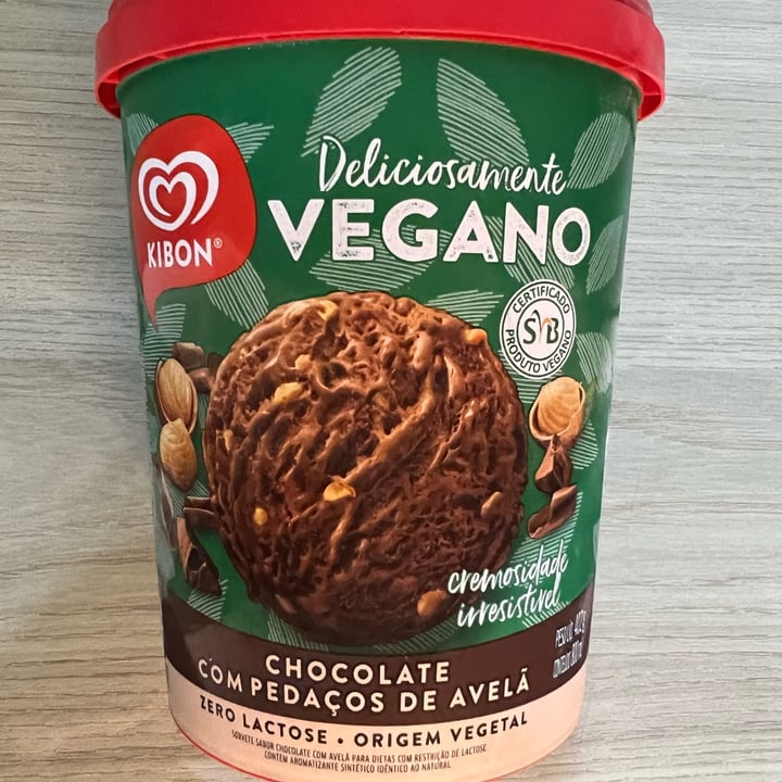 review photo of Kibon Chocolate com Pedaços De Avelã shared by @isiscussel on 09 Feb 2022 - review