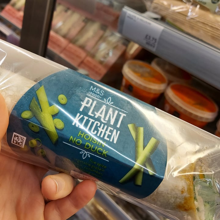 photo of Plant Kitchen (M&S) Hoisin No Duck Wrap shared by @skito1987 on  19 Dec 2021 - review