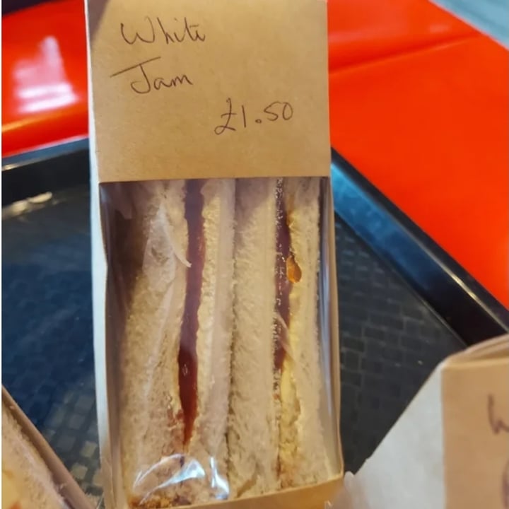 photo of Willows Animal Sanctuary Jam Sandwich shared by @skito1987 on  27 Jul 2022 - review