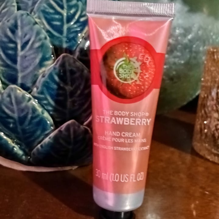 review photo of The Body Shop hand cream strawberry shared by @jolieloveanimals on 07 Aug 2022 - review