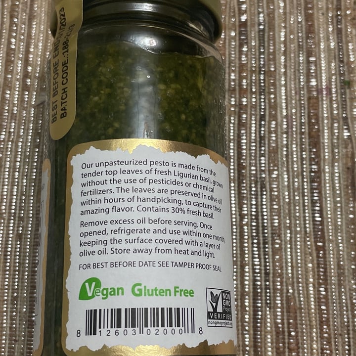 photo of Seggiano Fresh Basil Pesto Genovese shared by @veganfoodcrazy on  10 Dec 2021 - review
