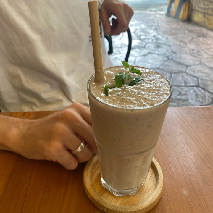 photo of The Vegan Table Spiced banana smoothie shared by @devon0 on  02 May 2022 - review