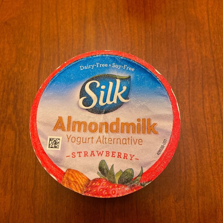 photo of Silk Strawberry Almondmilk Yogurt Alternative shared by @veganevan on  13 May 2020 - review