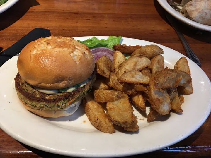 photo of Squatters Pub Chef’s Veggie Burguer shared by @gdaniela483 on  17 May 2019 - review
