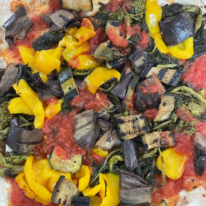 photo of Al Tiffany Pizza Vegana Ai Friarielli shared by @darthmoony on  02 Jul 2022 - review