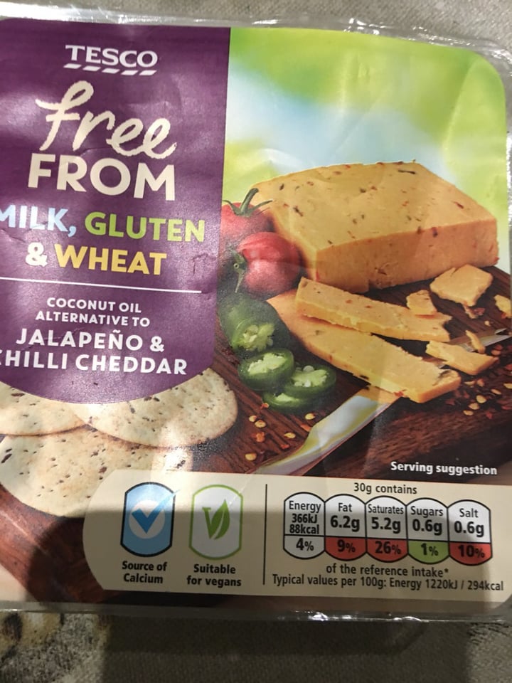 photo of Tesco Free From Coconut Oil Alternative To Jalapeno & Chilli Cheddar Block shared by @annakabana on  25 Mar 2019 - review