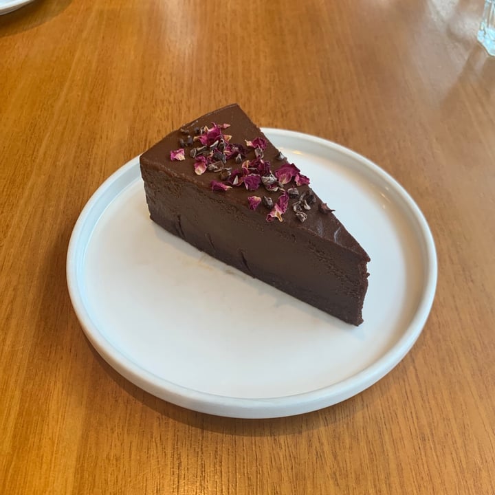 photo of The Living Cafe Vegan Raw chocolate “cheesecake” shared by @likiminaj on  07 Nov 2020 - review