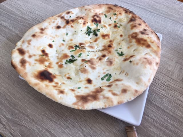 「Garlic Naan」の料理の写真