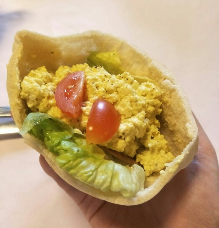 photo of Well Dressed Salad Bar Truffle Ham & Tofu Scramble Pita Pockets shared by @lou on  12 Apr 2019 - review
