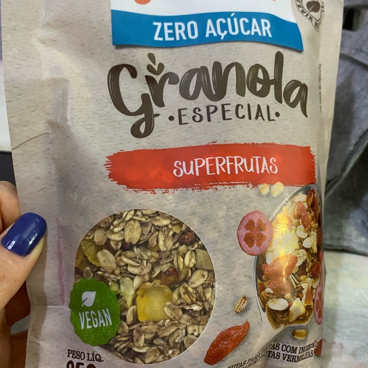 review photo of Jasmine Granola Especial Superfrutas shared by @juliagaribaldi on 23 Apr 2022 - review