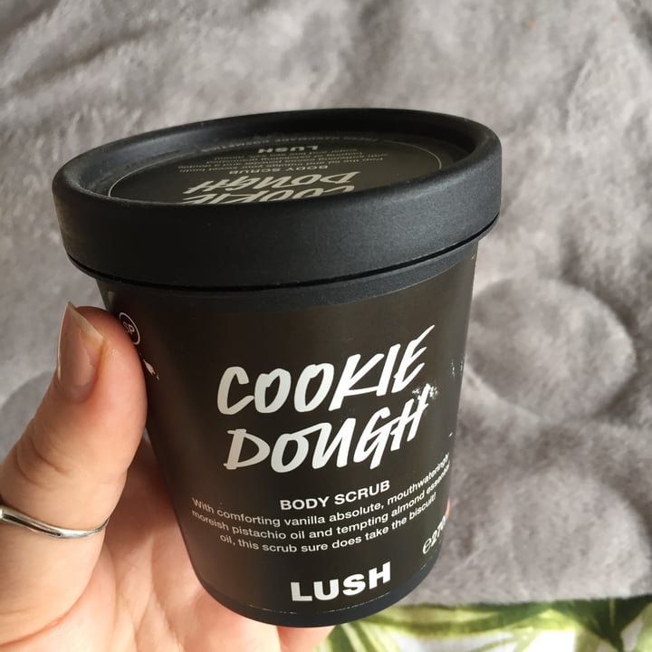 photo of LUSH Fresh Handmade Cosmetics Cookie dough shared by @jxdestevexson on  20 Sep 2021 - review